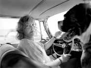 Anki Johannesson och Baloo, Ljungby. Chrysler New Yorker 1962.